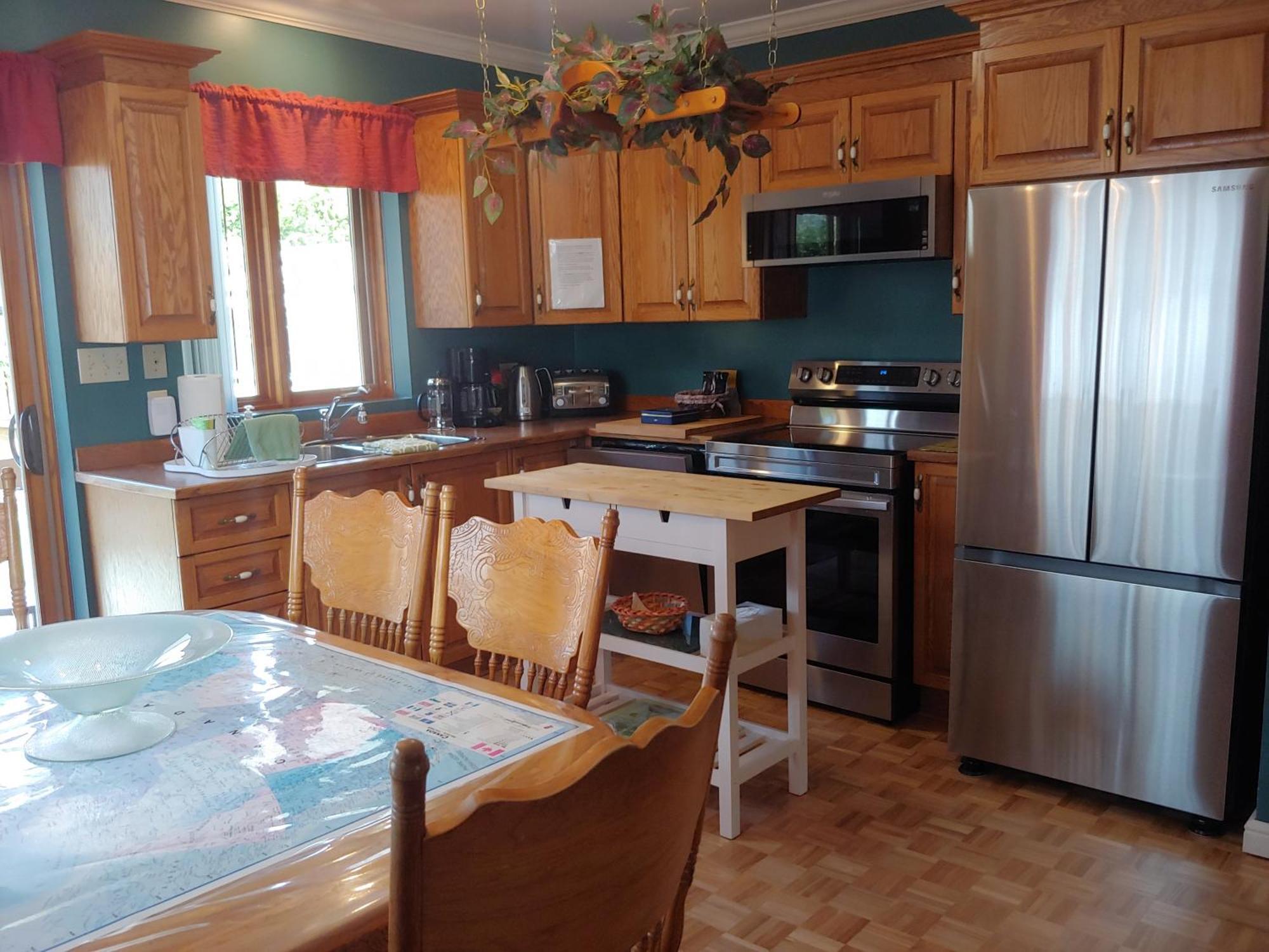 3 Bedrooms 3 Beds Near Metro -2 Parking Free Монреаль Экстерьер фото